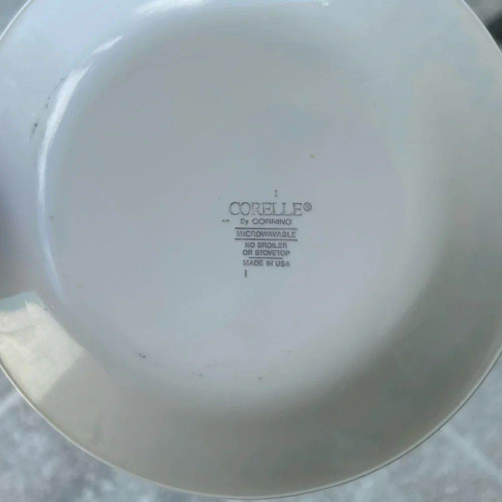 Corelle Farm Fresh Apple print 6.75 set of 4 dessert/salad/bread plates dishes